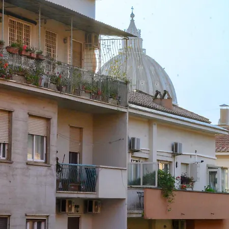 Vatican Historic Center -luxury Flat With Garden And Private Parking Rom